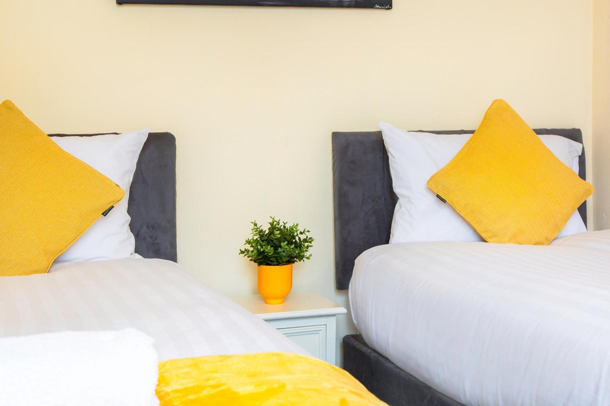 Newly Launched 3 Bedroom House With Free Parking Litherland Exterior foto