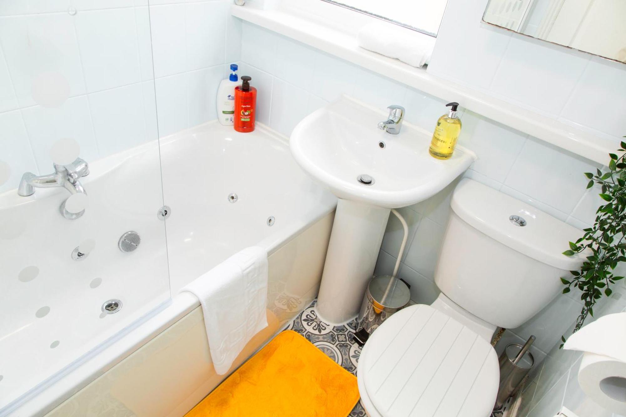 Newly Launched 3 Bedroom House With Free Parking Litherland Exterior foto