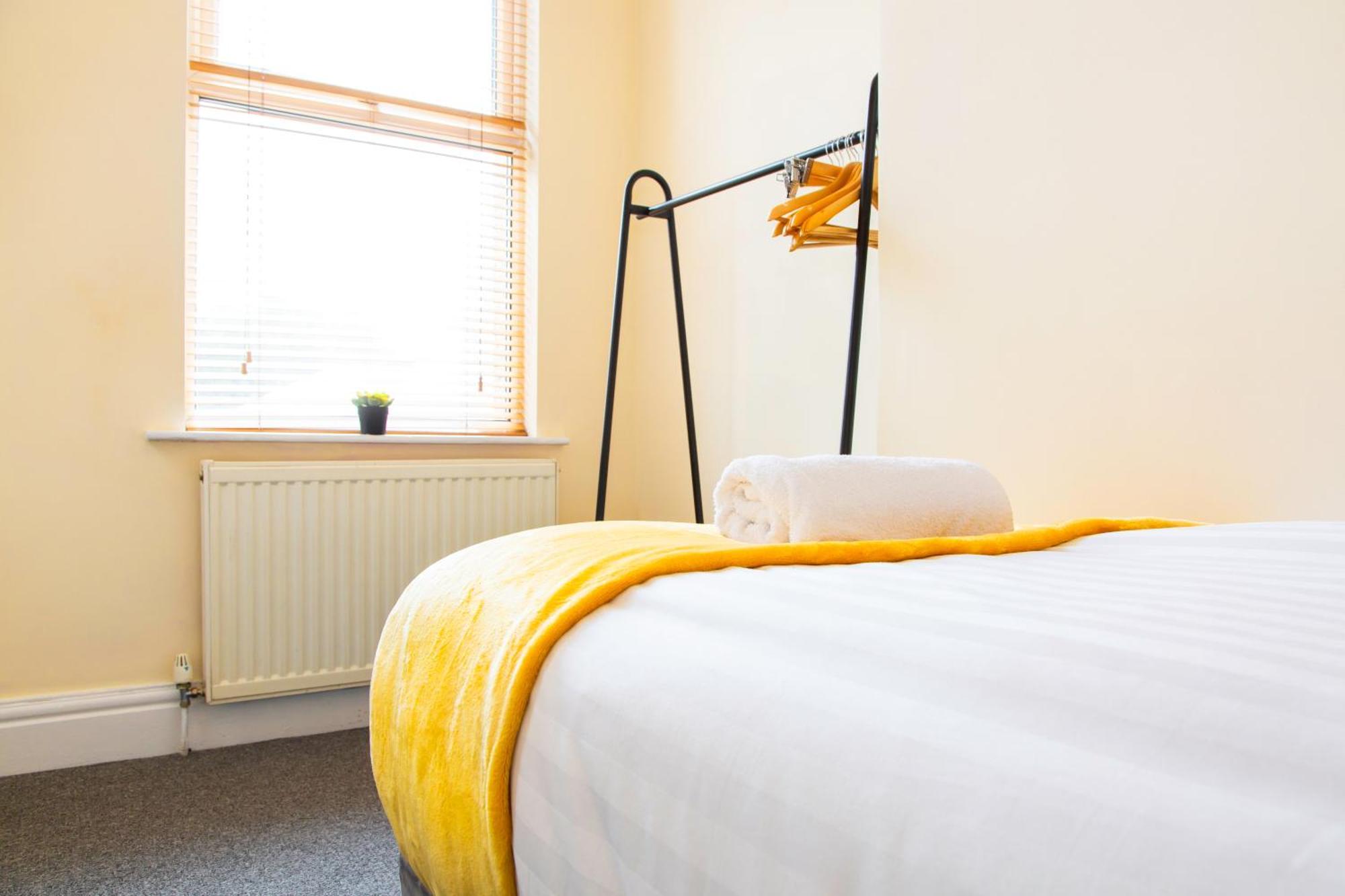 Newly Launched 3 Bedroom House With Free Parking Litherland Exterior foto